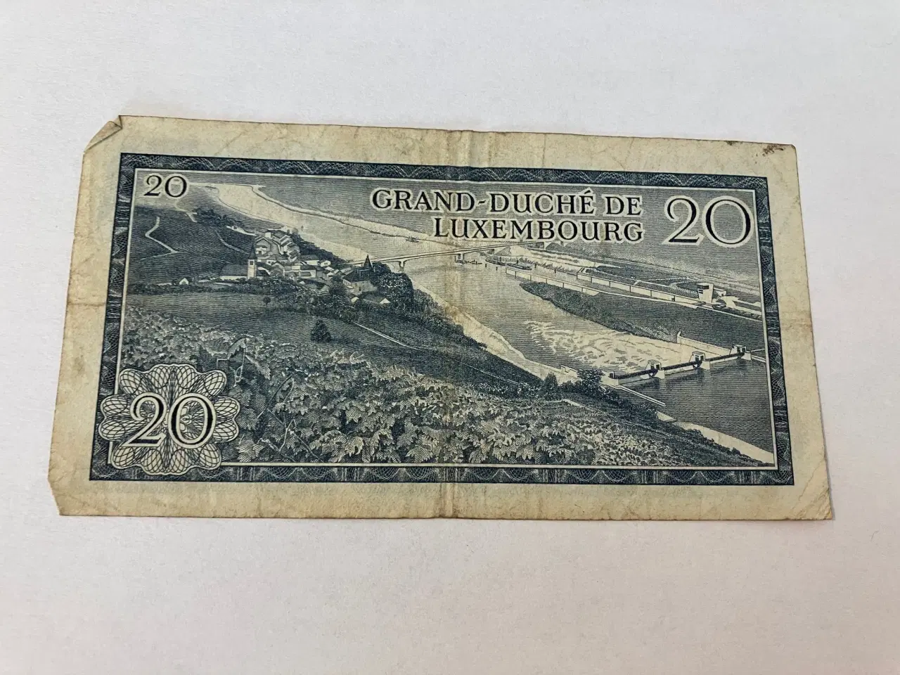 Billede 2 - 20 Francs Luxembourg 1966 - Slidt