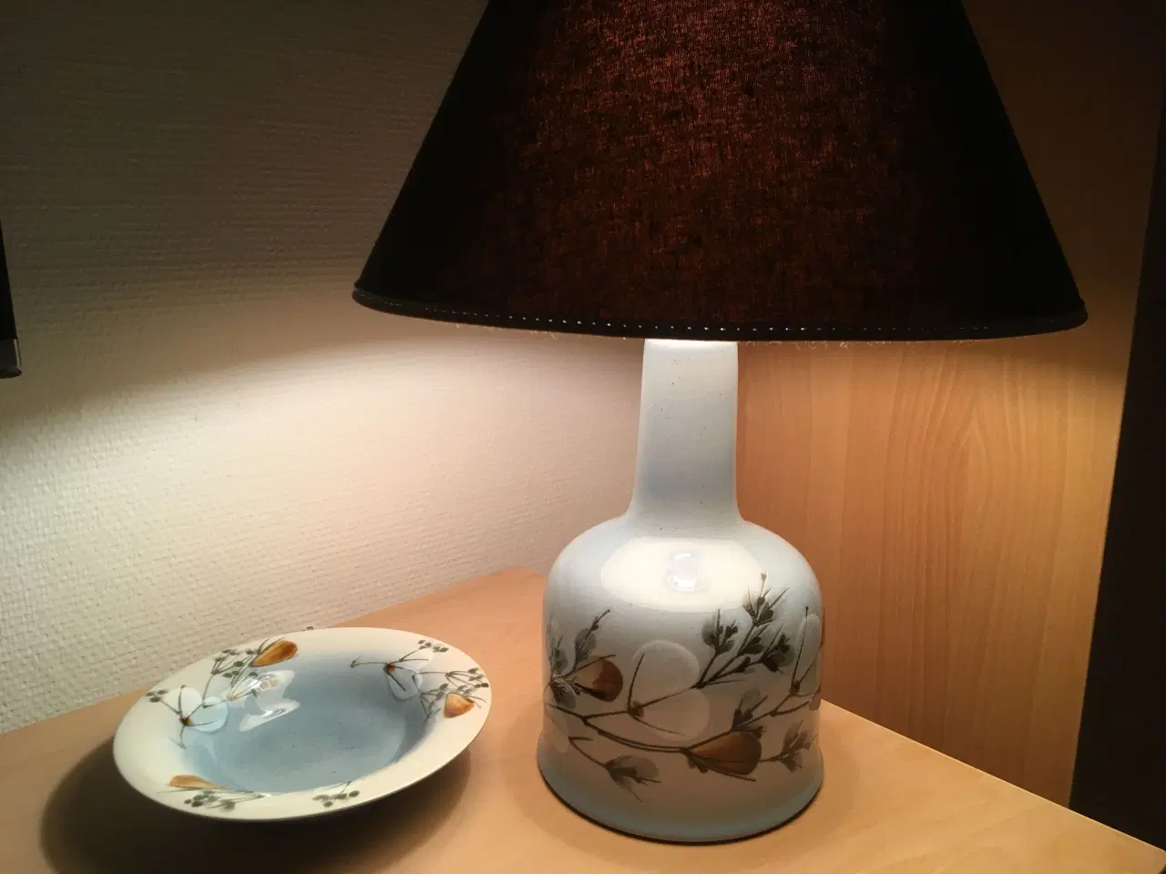 Billede 6 - Bordlampe + lille skål  fra Royal Copenhagen 