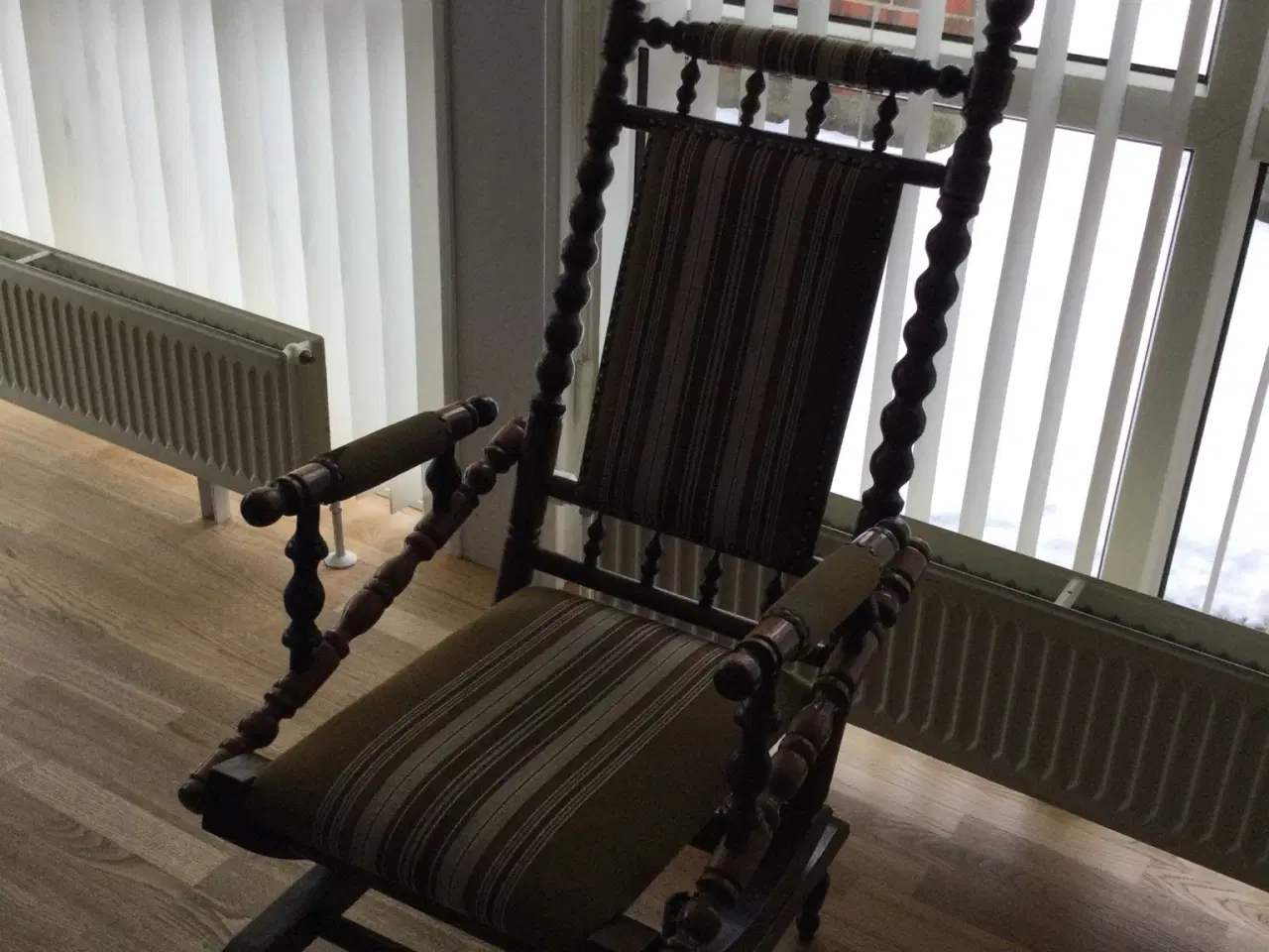 Billede 4 - Fin rokkestol sælges