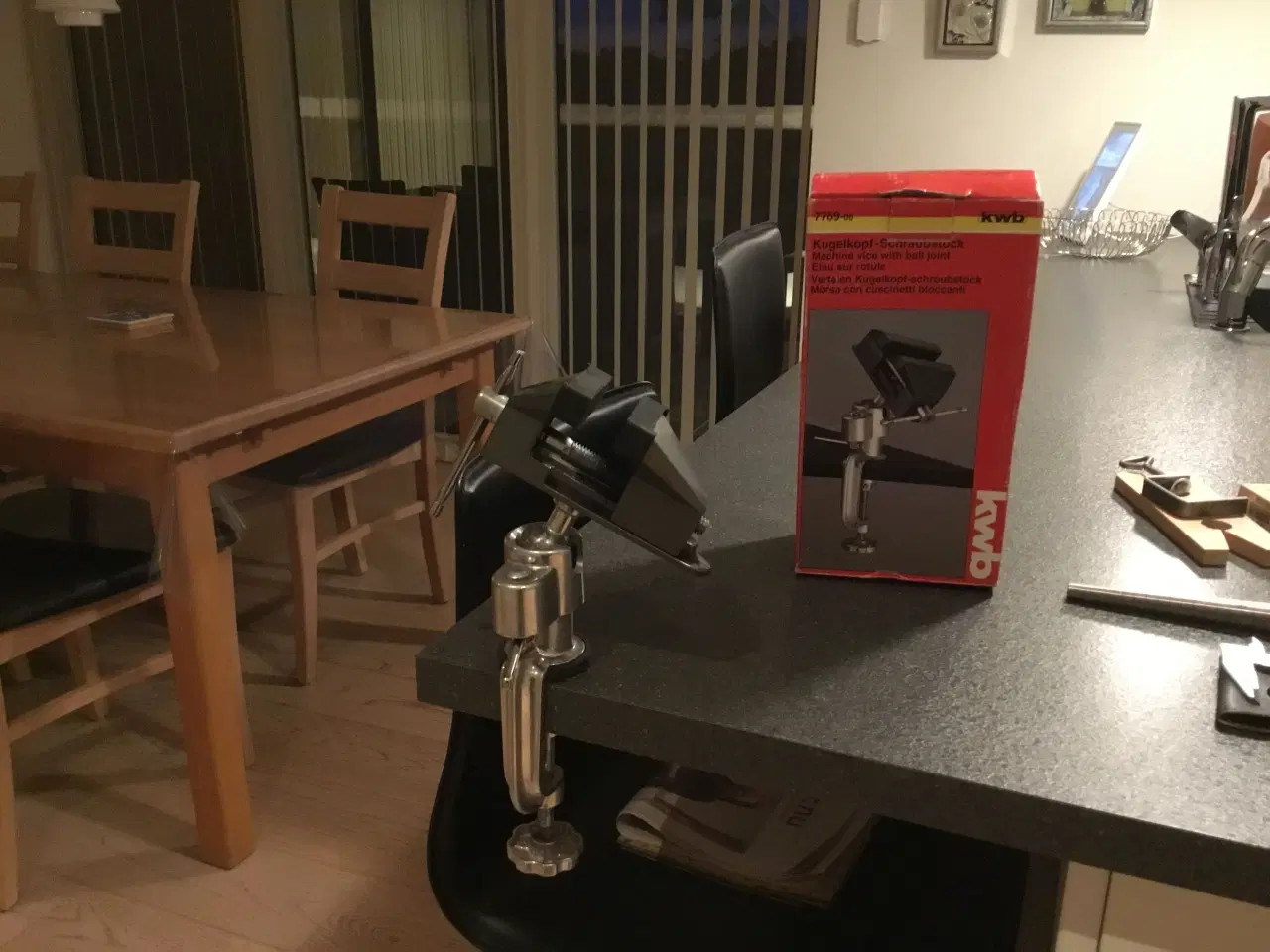 Billede 1 - Skruetvinge med kugleled