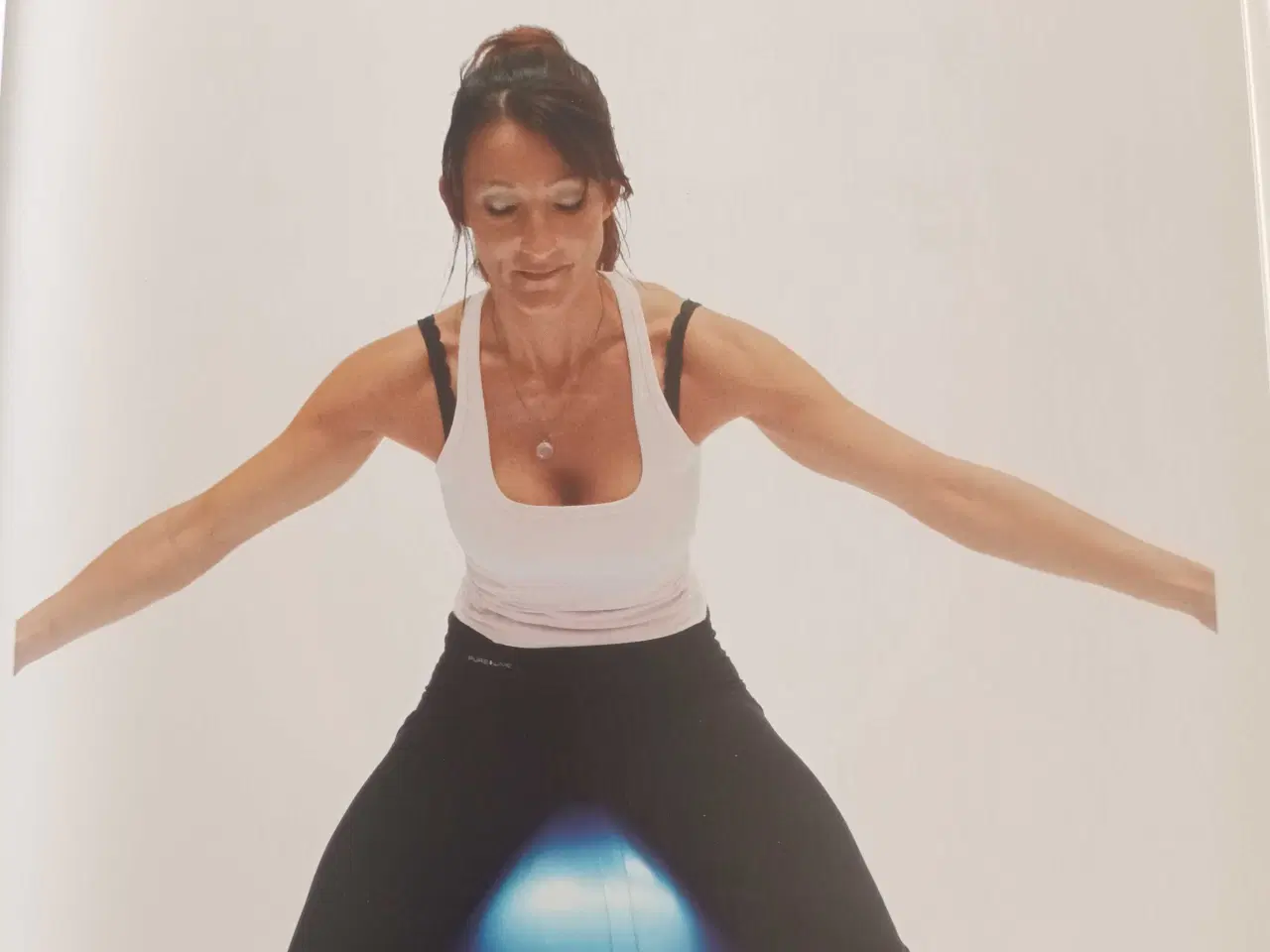 Billede 5 - Flad mave & stærk ryg med gymball