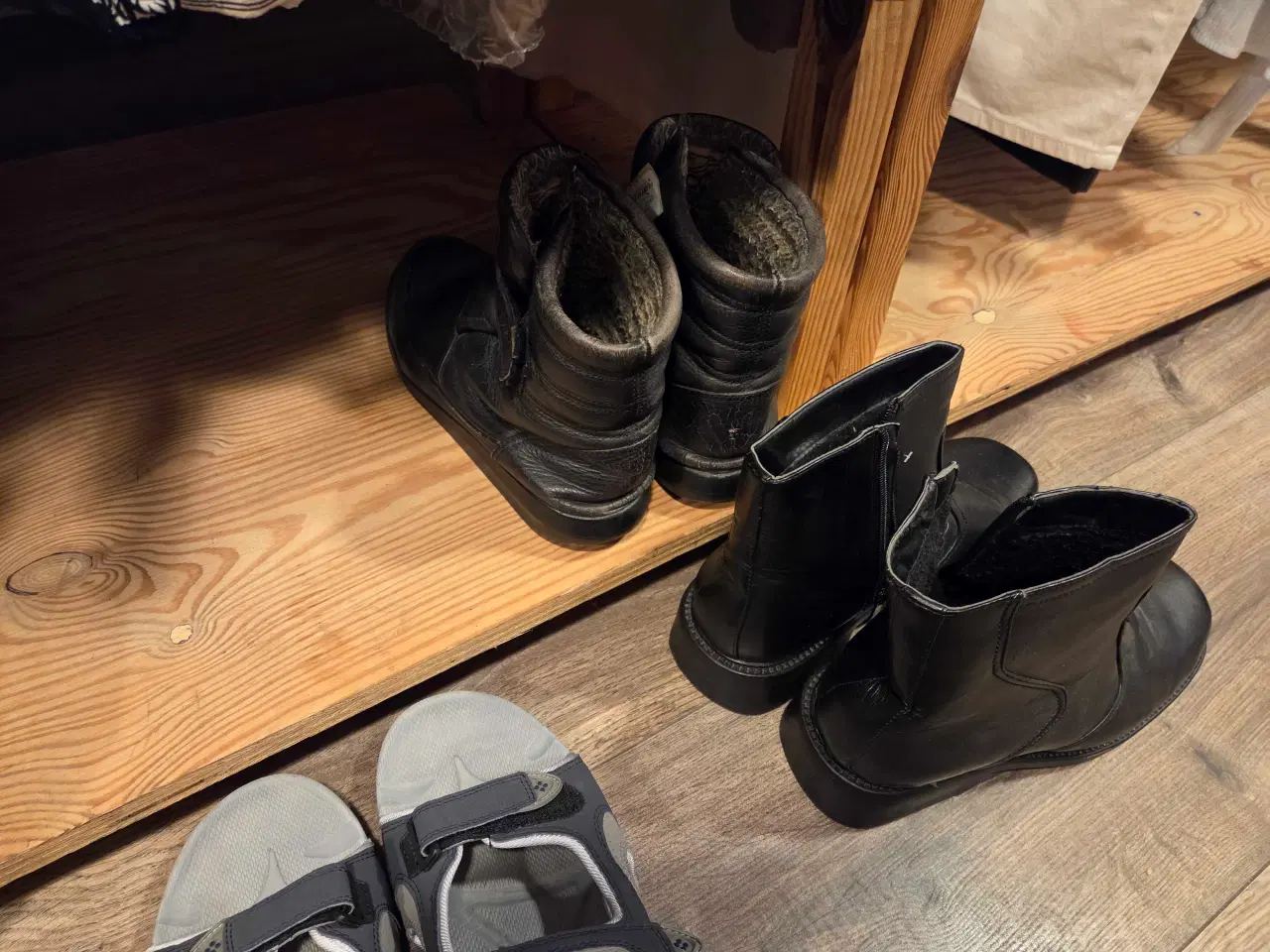 Billede 1 - Sko, støvler og sandaler