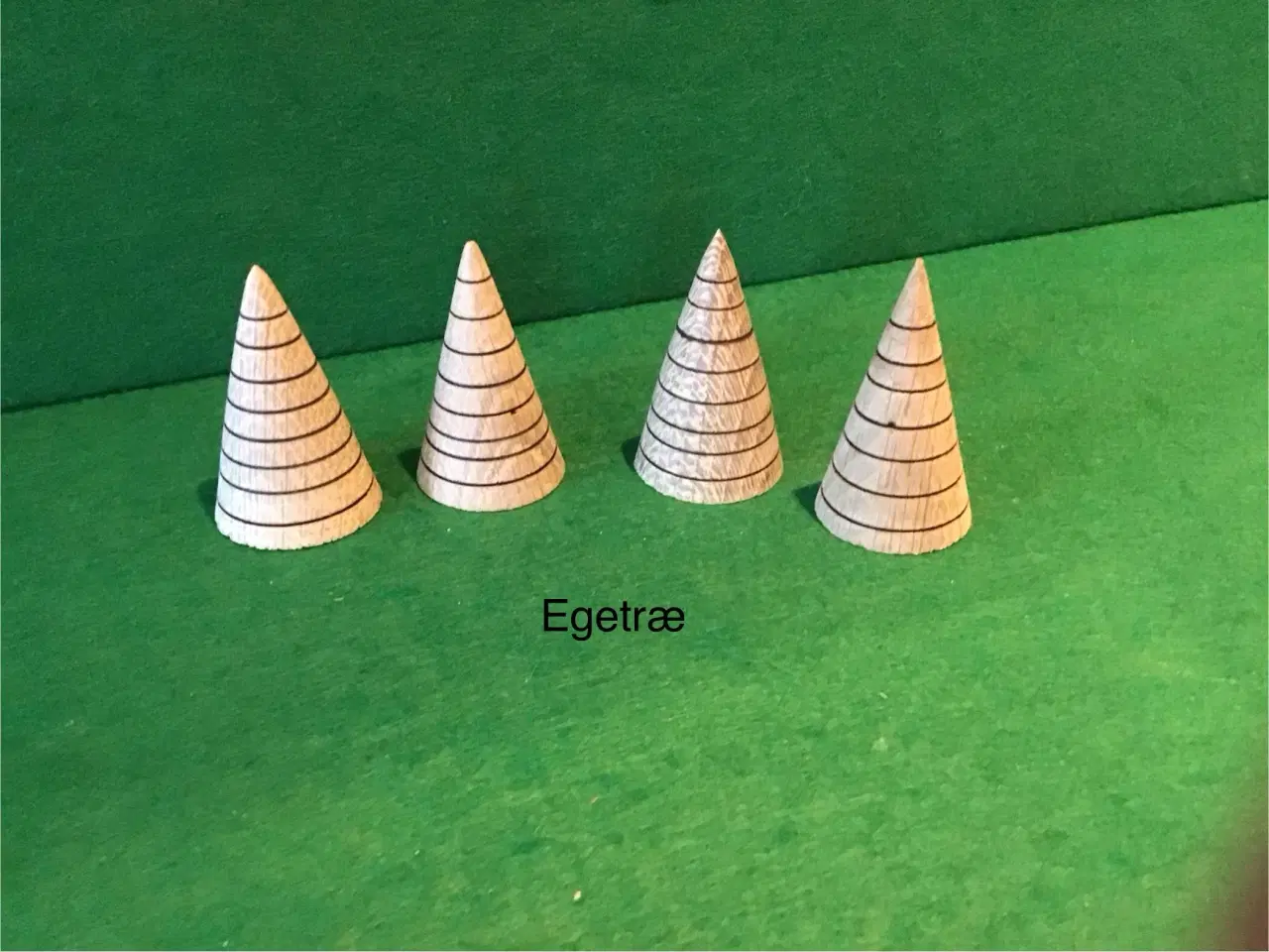 Billede 1 - Små juletræer