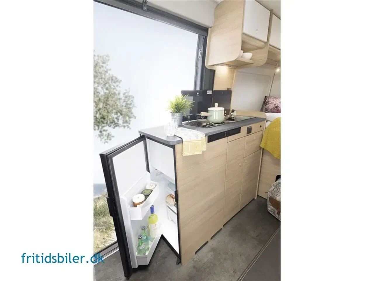 Billede 7 - 2024 - RoadCar R 600 140 Hk   Kompakt Fritidsbil Citycamper med tværstillet dobbeltseng bygget på Citroen