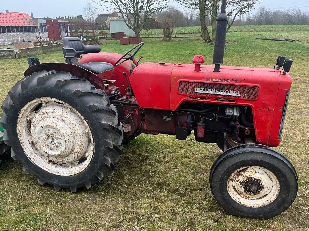 Billede 3 - IH B-414 Diesel med nyere dæk