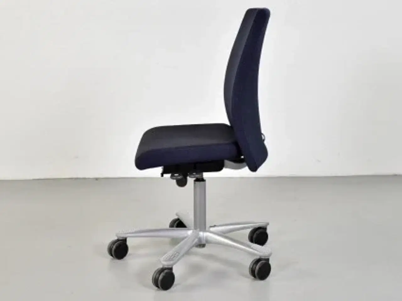 Billede 2 - Häg h04 credo 4200 kontorstol med blåt polster og høj ryg