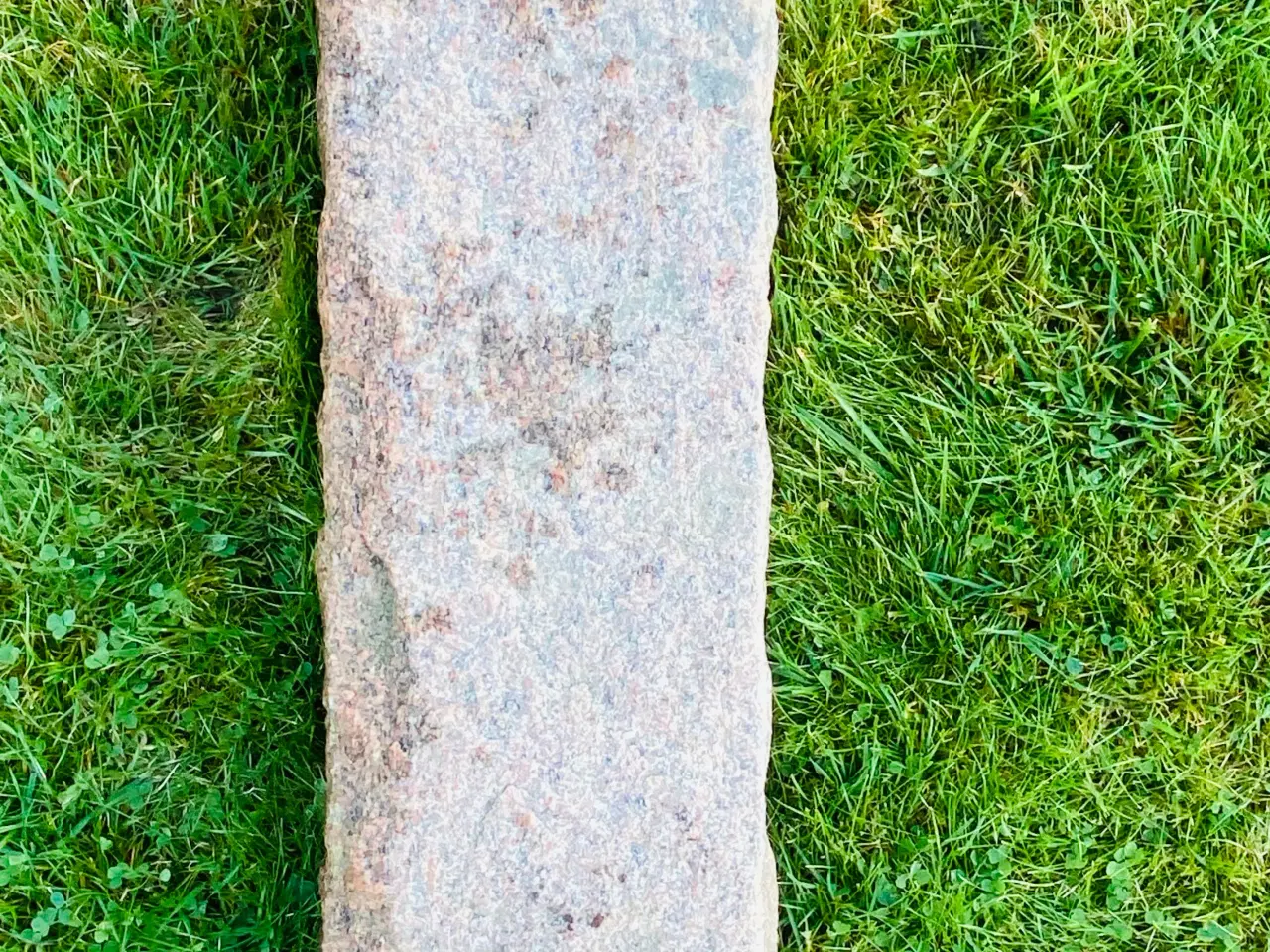 Billede 4 - Granitsten m/kæde og trædesten fra gravsted
