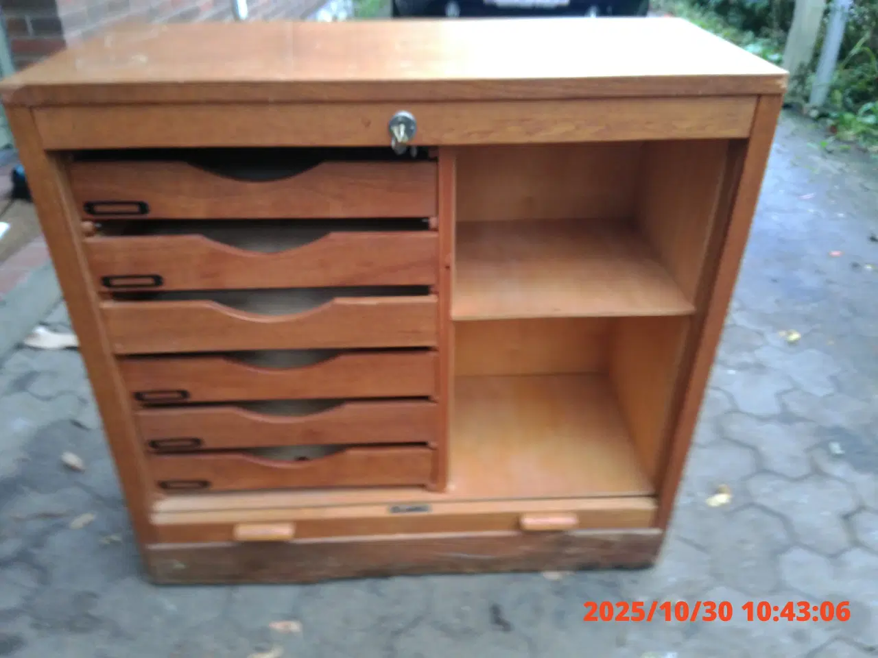 Billede 4 - Jalousiskab med skuffer.