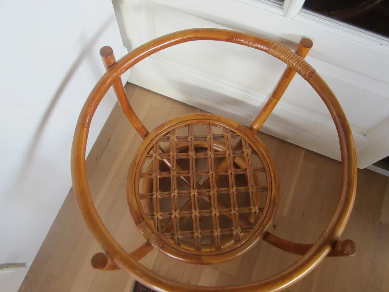 Billede 3 - Rigtig lækkert Bambusbord med glasplade 50 cm i di