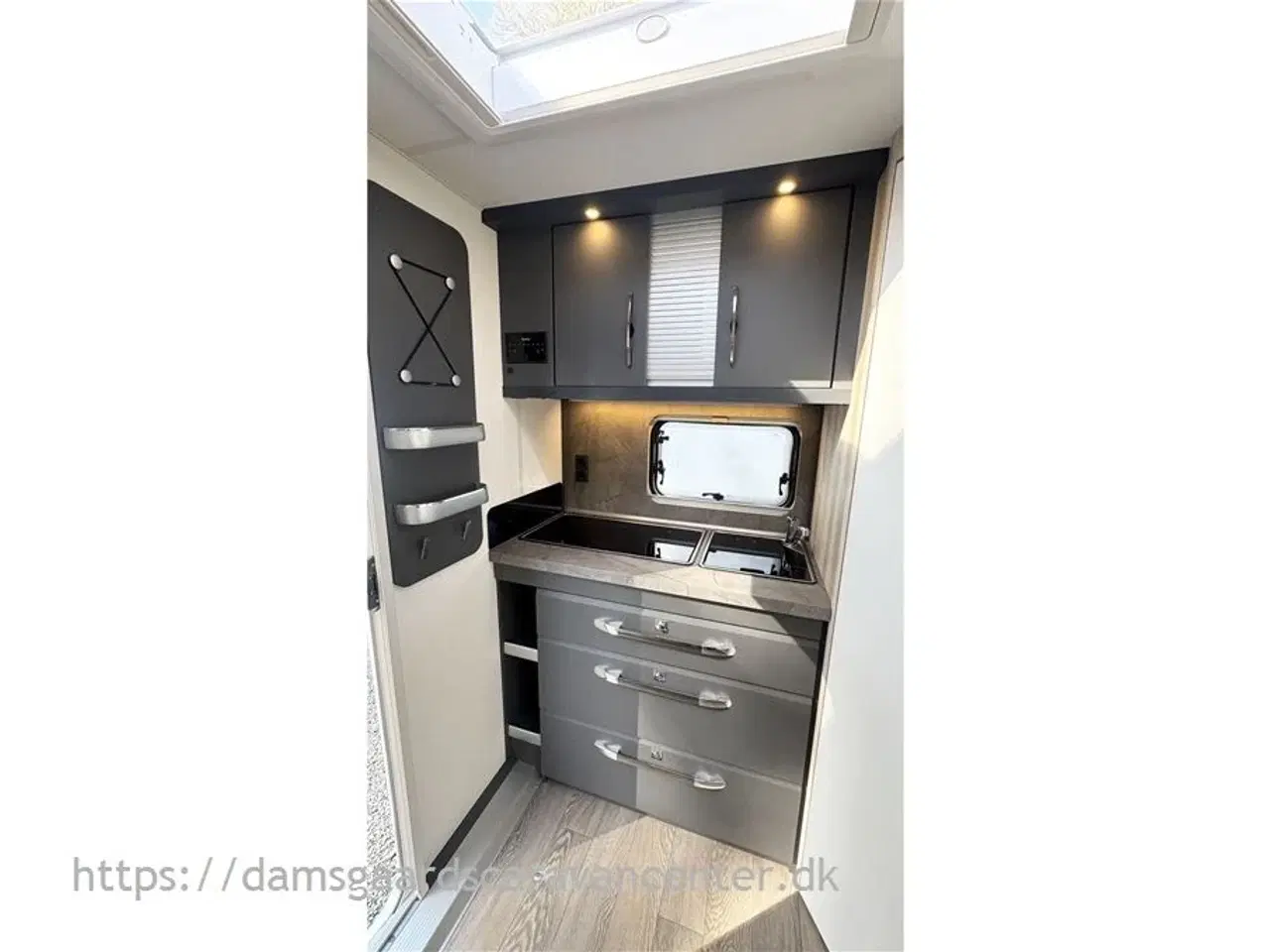 Billede 8 - 2024 - Hobby De Luxe 460 SFf   Queensbed-Gulvtemp.-Mover-Telt