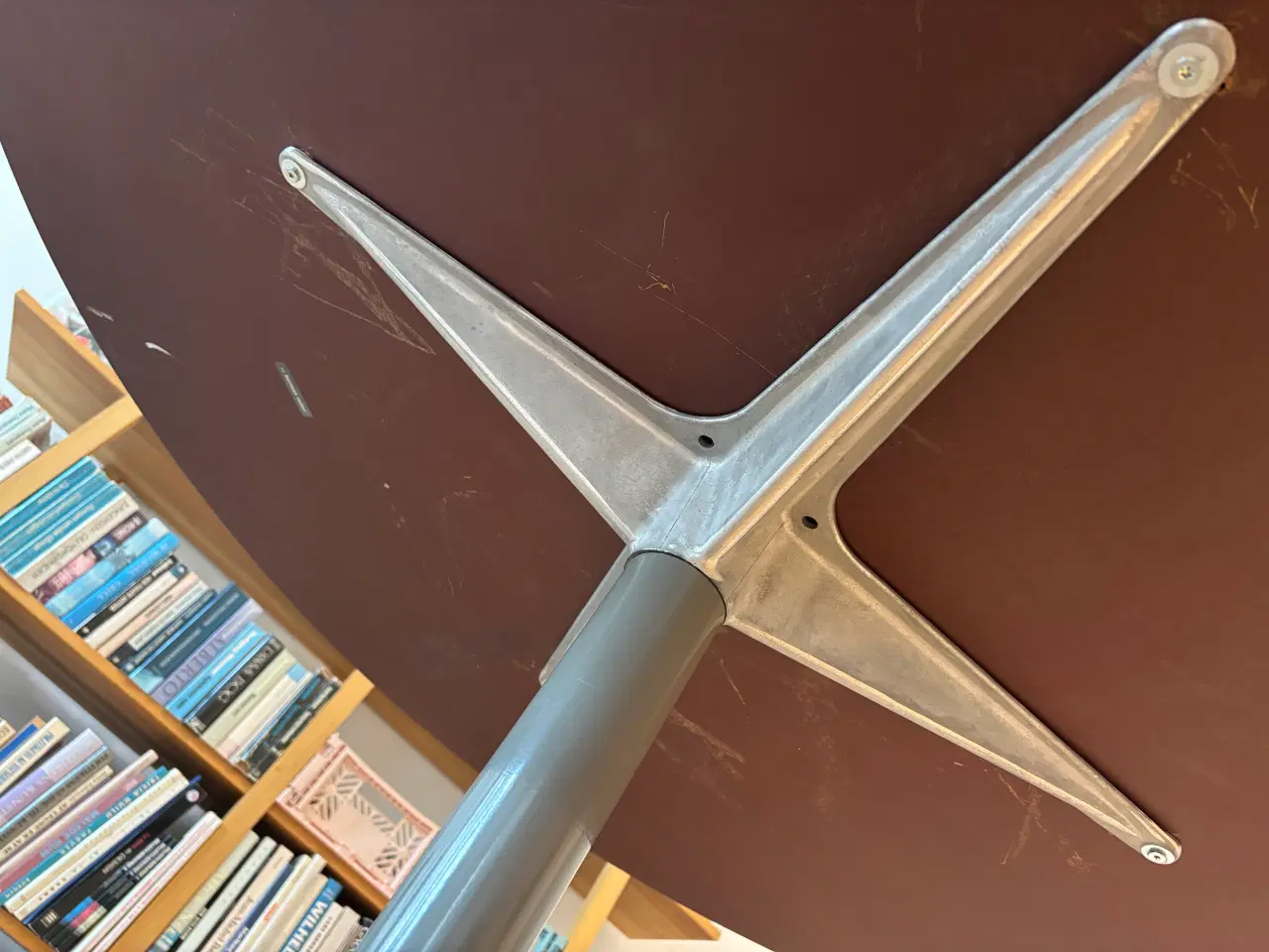 Billede 5 - Eames Spisebord Rundt