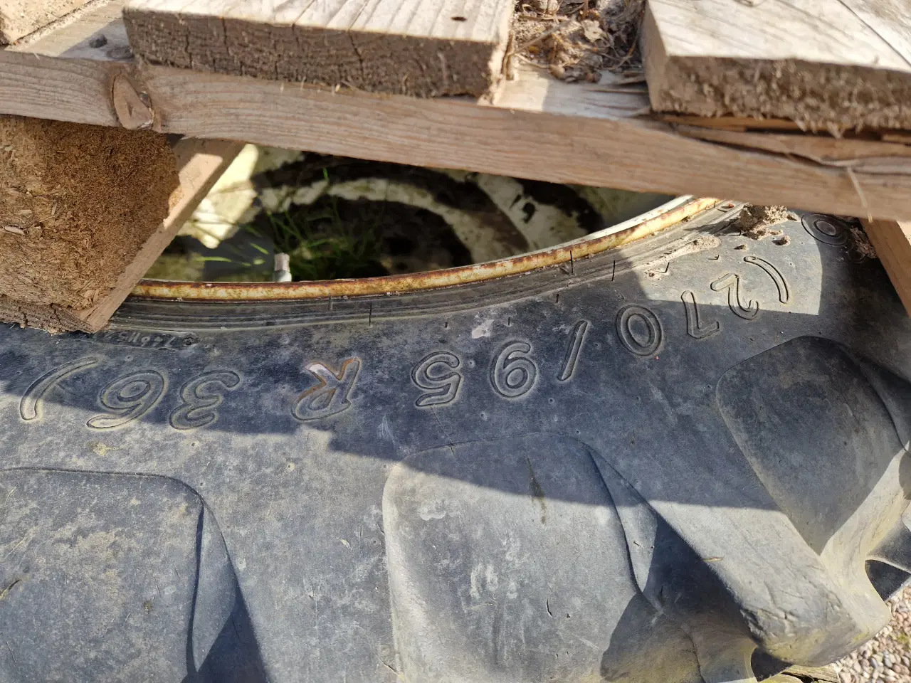 Billede 4 - Dæk og Fælge til New Holland TN75