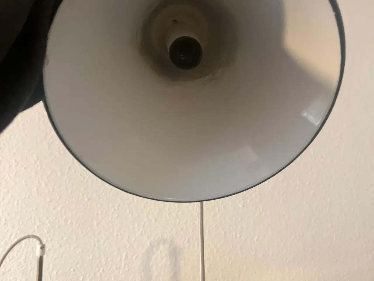 Billede 2 - 2 pæne grønne emalje pendler i metal med messingto