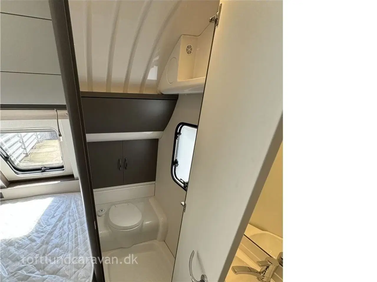 Billede 18 - 2024 - Hobby Excellent Edition 650 KMFe   Sønderjyllands aut. HOBBY forhandler. ULTIMATIV FAMILIEVOGN, Op til 8 sovepladser. NU PÅ LAGER NU.