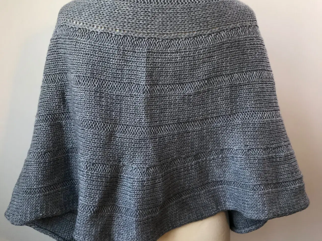 Billede 5 - Emporio Armani, sjal, str one size