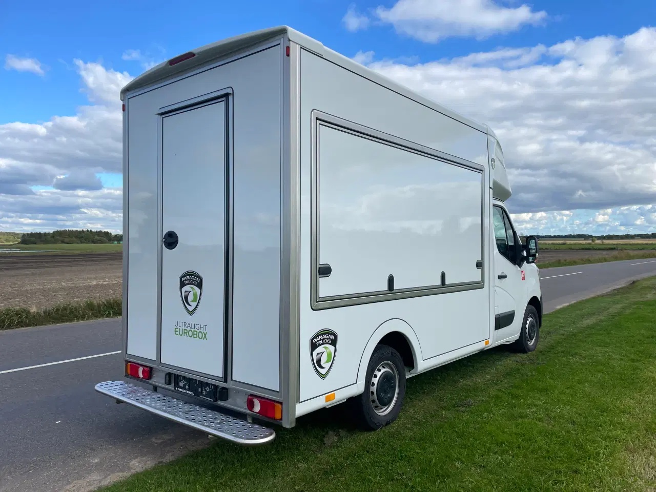 Billede 2 - Fabriksny FOODTRUCK / MADVOGN - Indret selv