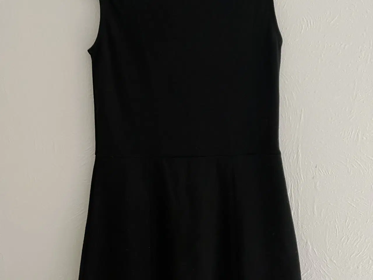 Billede 4 - MONO kjole uden ærmer i str. 14 år