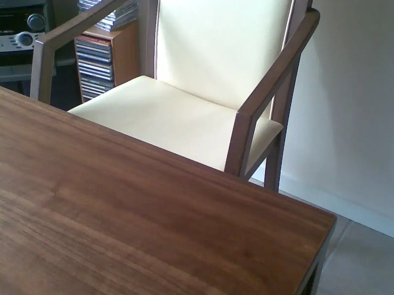 Billede 2 - Spisebord med 8 stole.