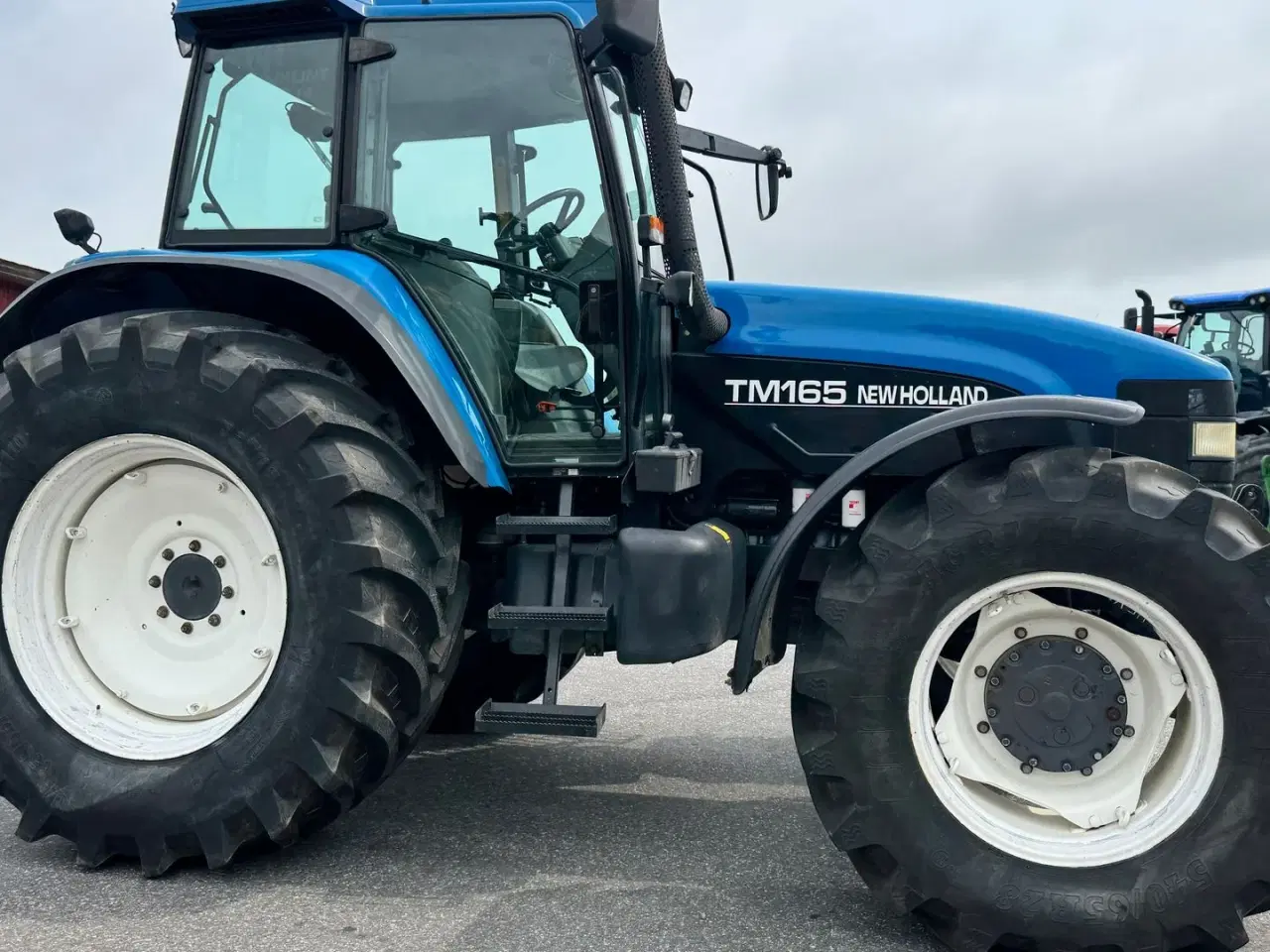 Billede 9 - New Holland TM 165  KUN 4000 TIMER OG AFFJEDRET KABINE!