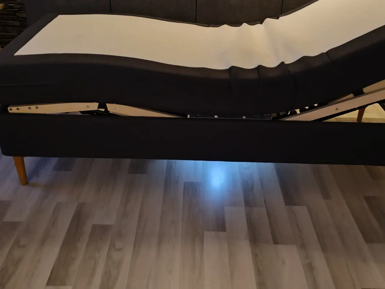 Billede 3 - Elevationsseng fra gæsteværelse. 90 x 200