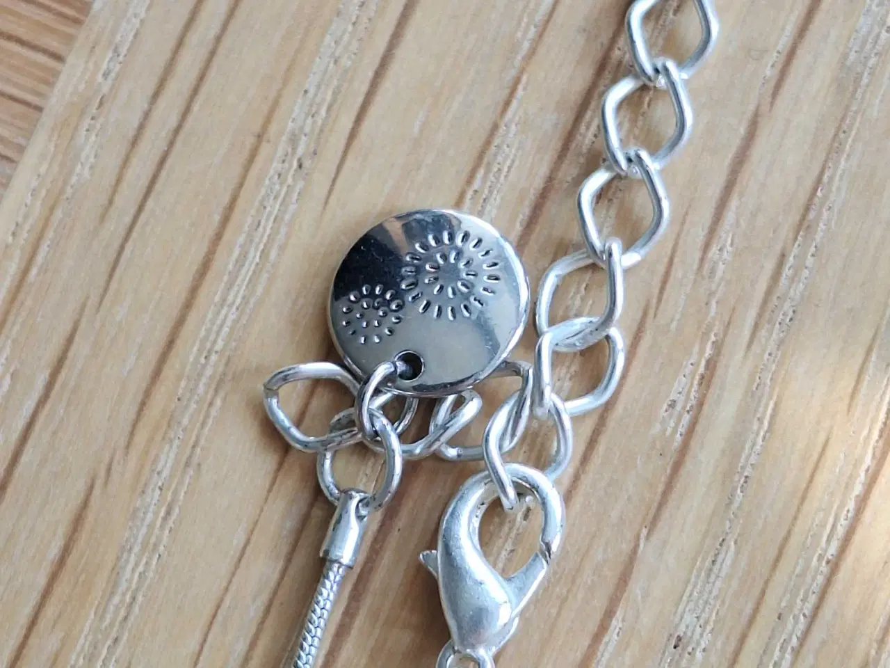 Billede 4 - Sølvfarvet halskæde 