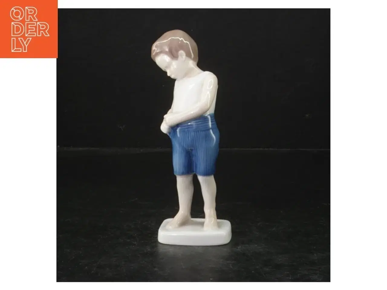 Billede 1 - Porcelænsfigur af dreng fra B&G (str. 16 cm)