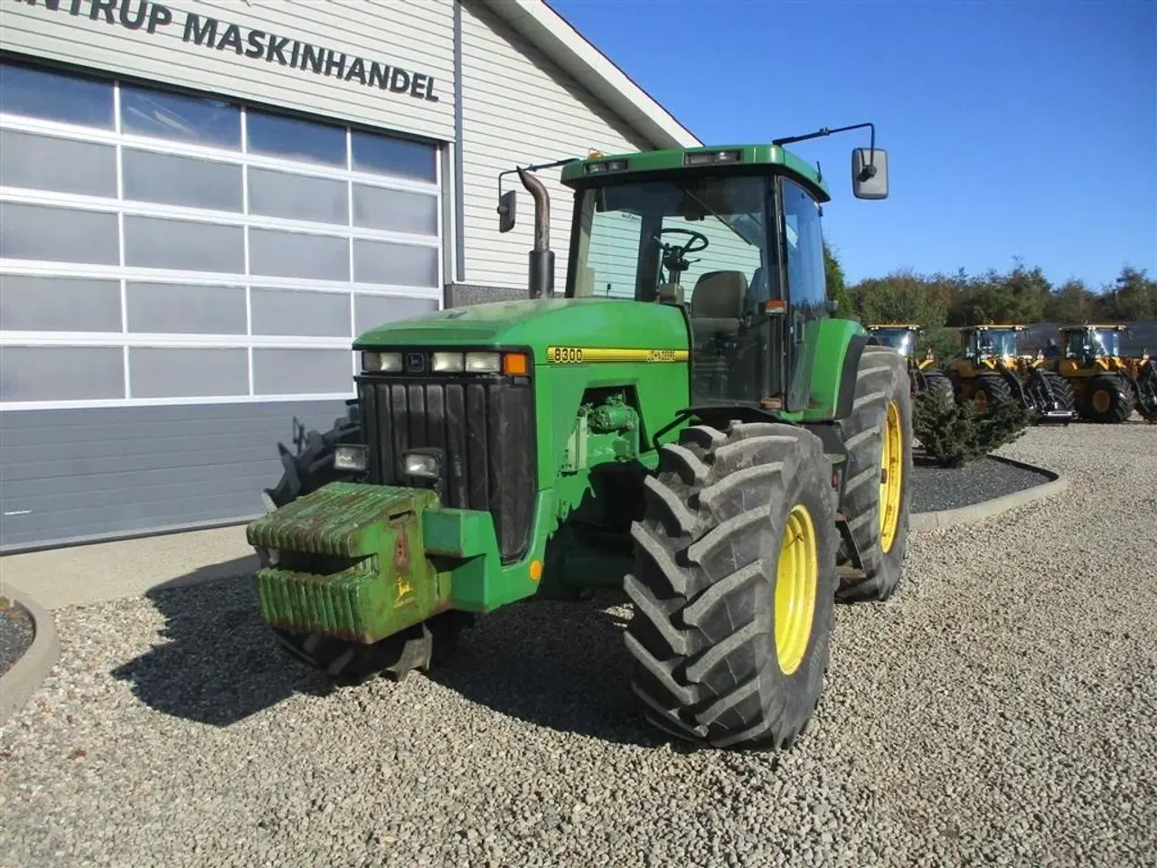 Billede 7 - John Deere 8300 Pæn regulær traktor med rigtig gode dæk på.