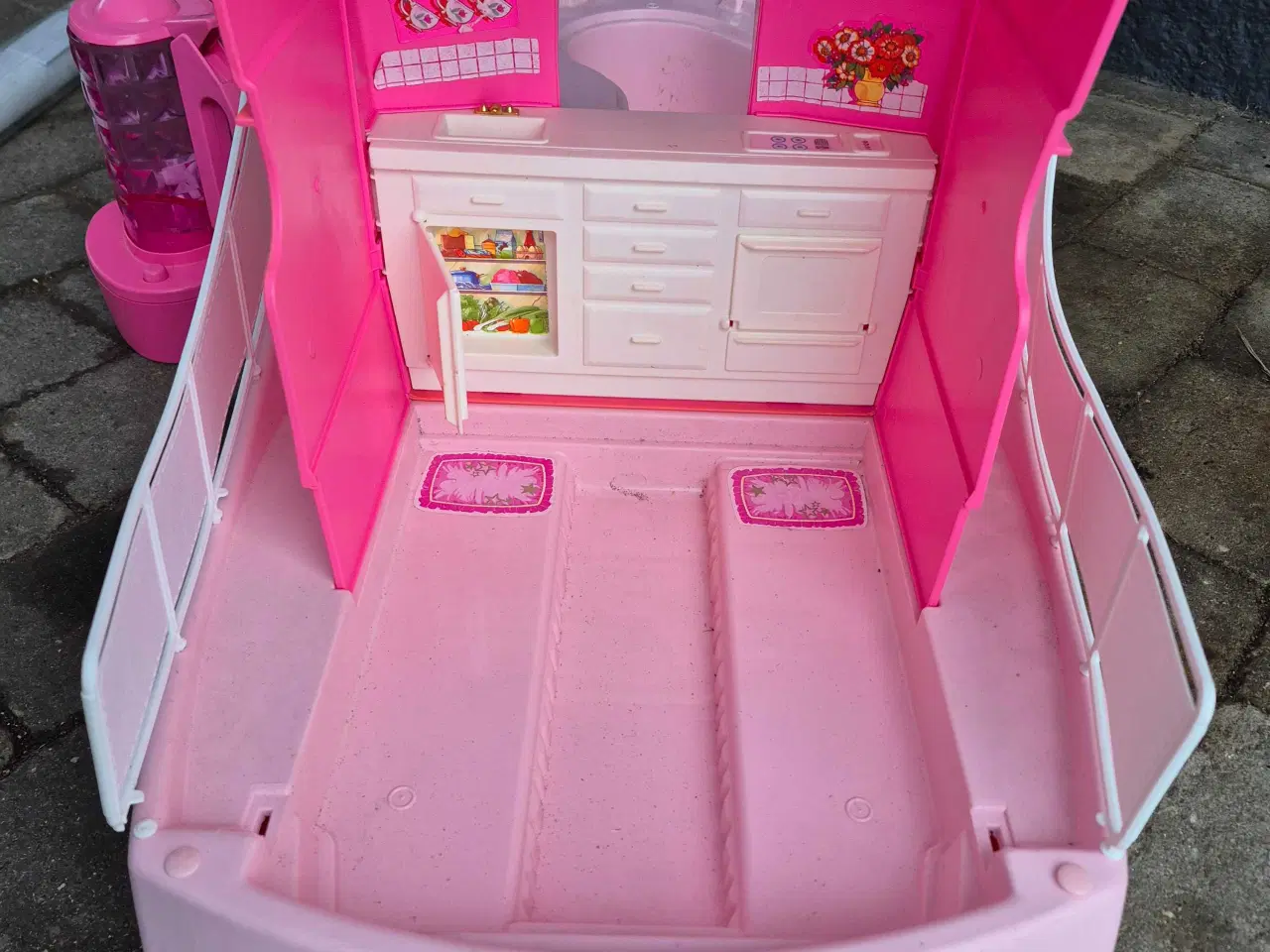 Billede 3 - Barbie båd med fejl og mangler