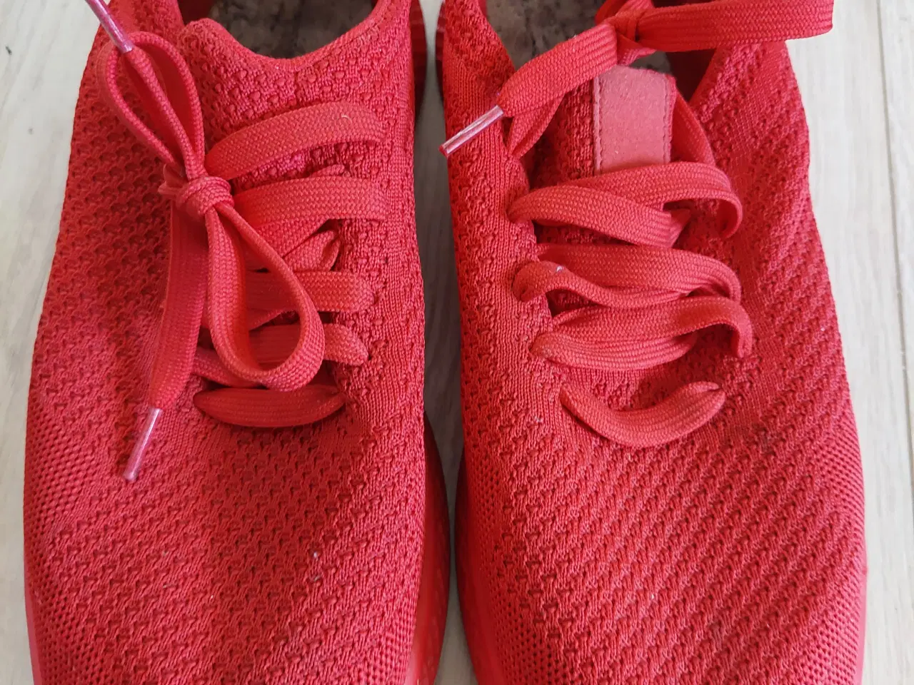 Billede 5 - fritid rød farve sko str., 45