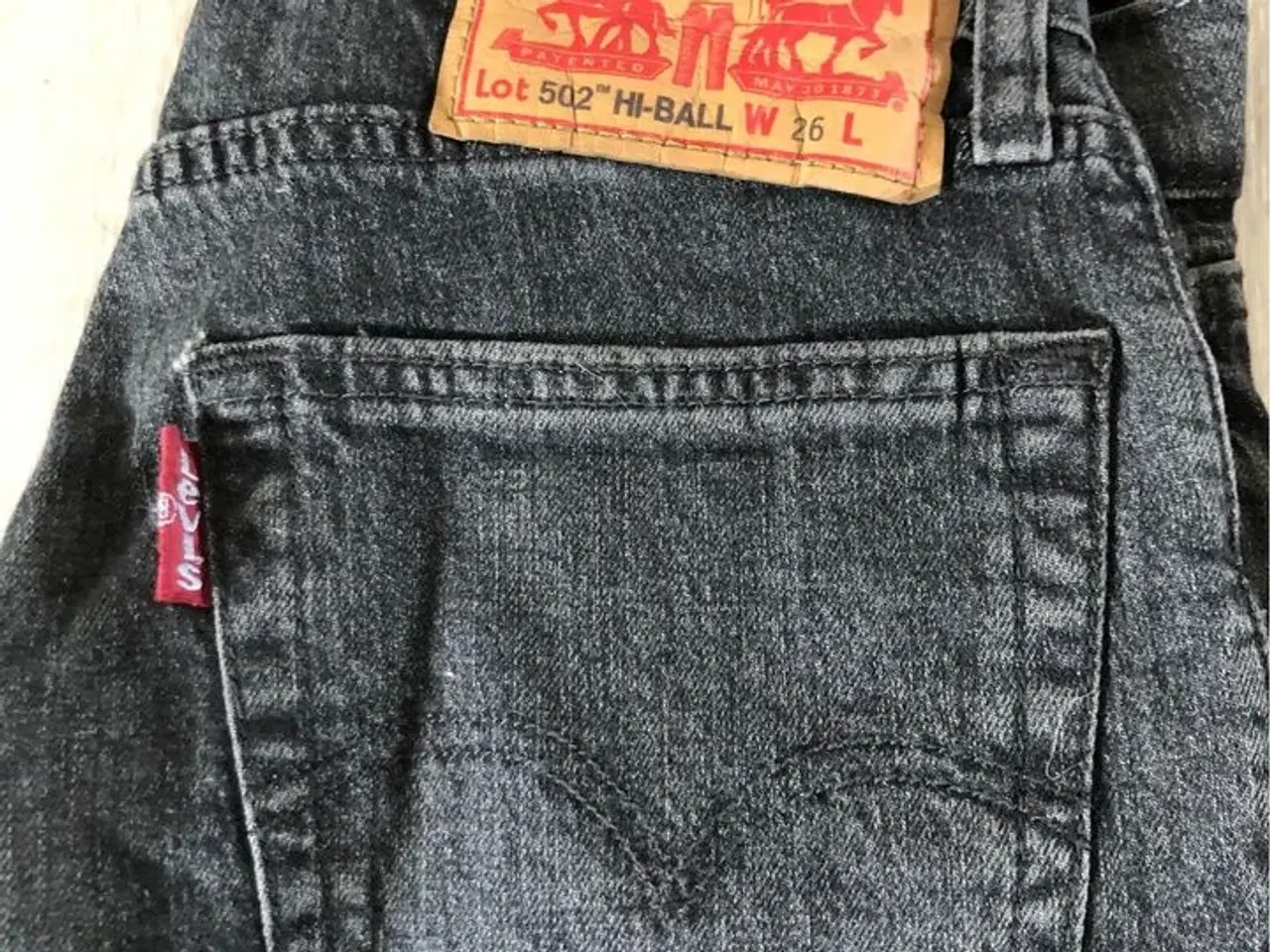 Billede 6 - 2 NYE PAR LEVI’S JEANS 