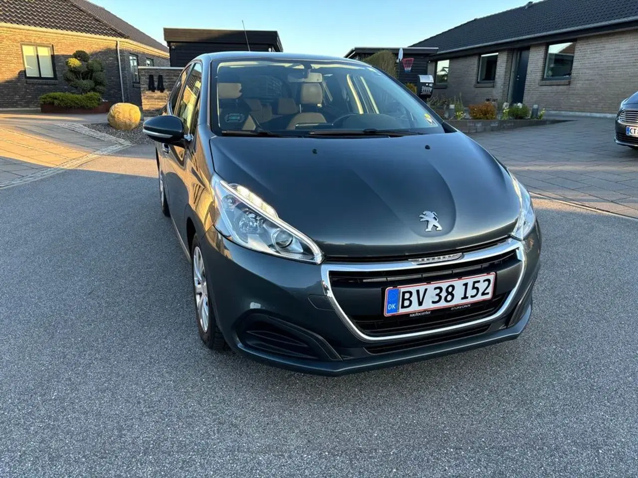 Billede 1 - 2018 Peugeot 208 bluehdi 100 hk