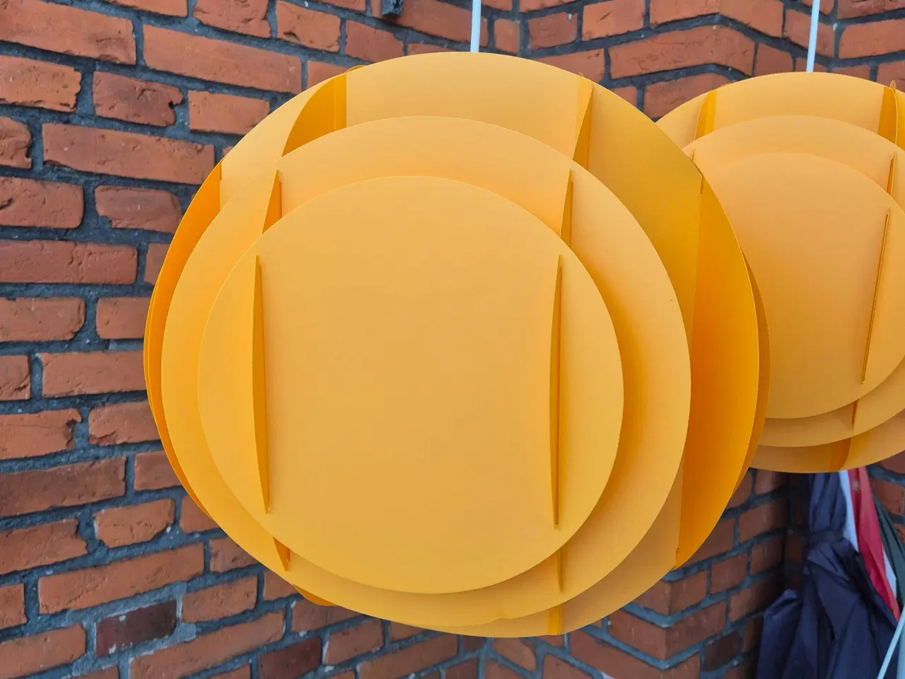 Billede 21 - Flotte gule lamper i plast 