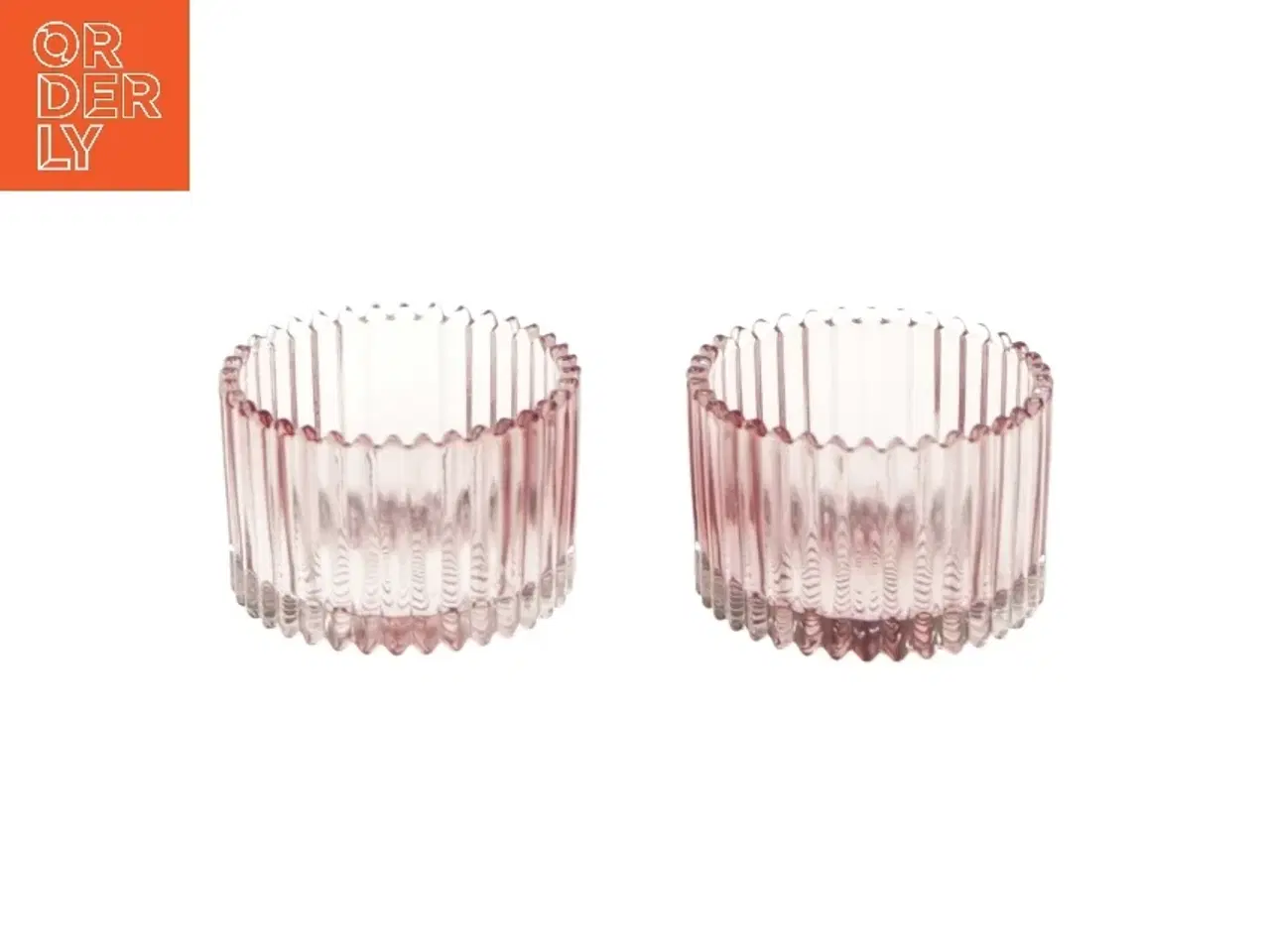 Billede 1 - Lyserøde glaslysestager (str. 2 stk Ø 7 cm)