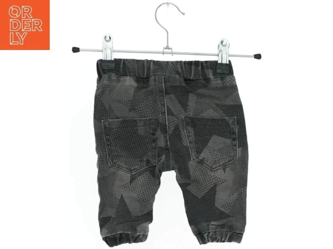 Billede 2 - Babybukser med mønster fra Hust & Claire (str. 56)