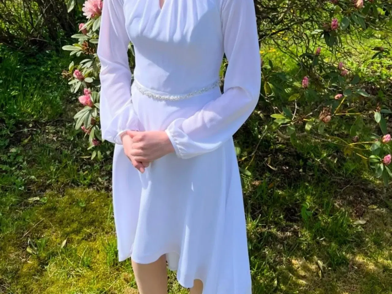 Billede 4 - Meget velholdt konfirmationskjole fra Lilly