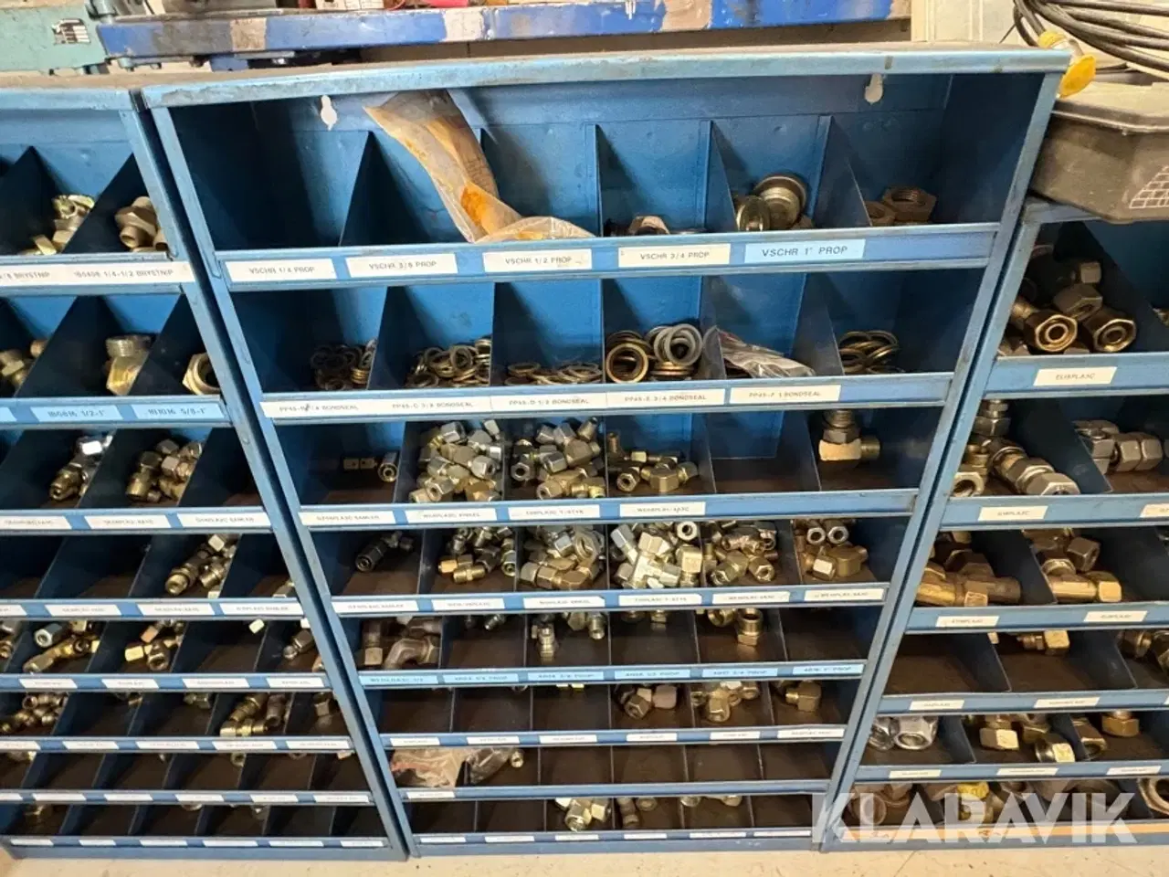 Billede 6 - Reoler med fittings