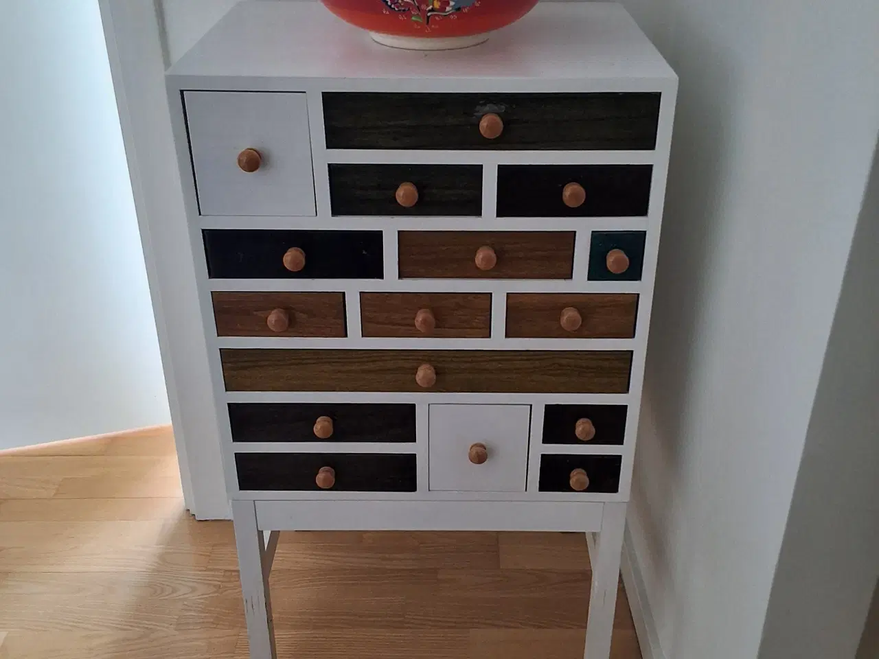 Billede 1 - Smuk og elegant kommode sælges