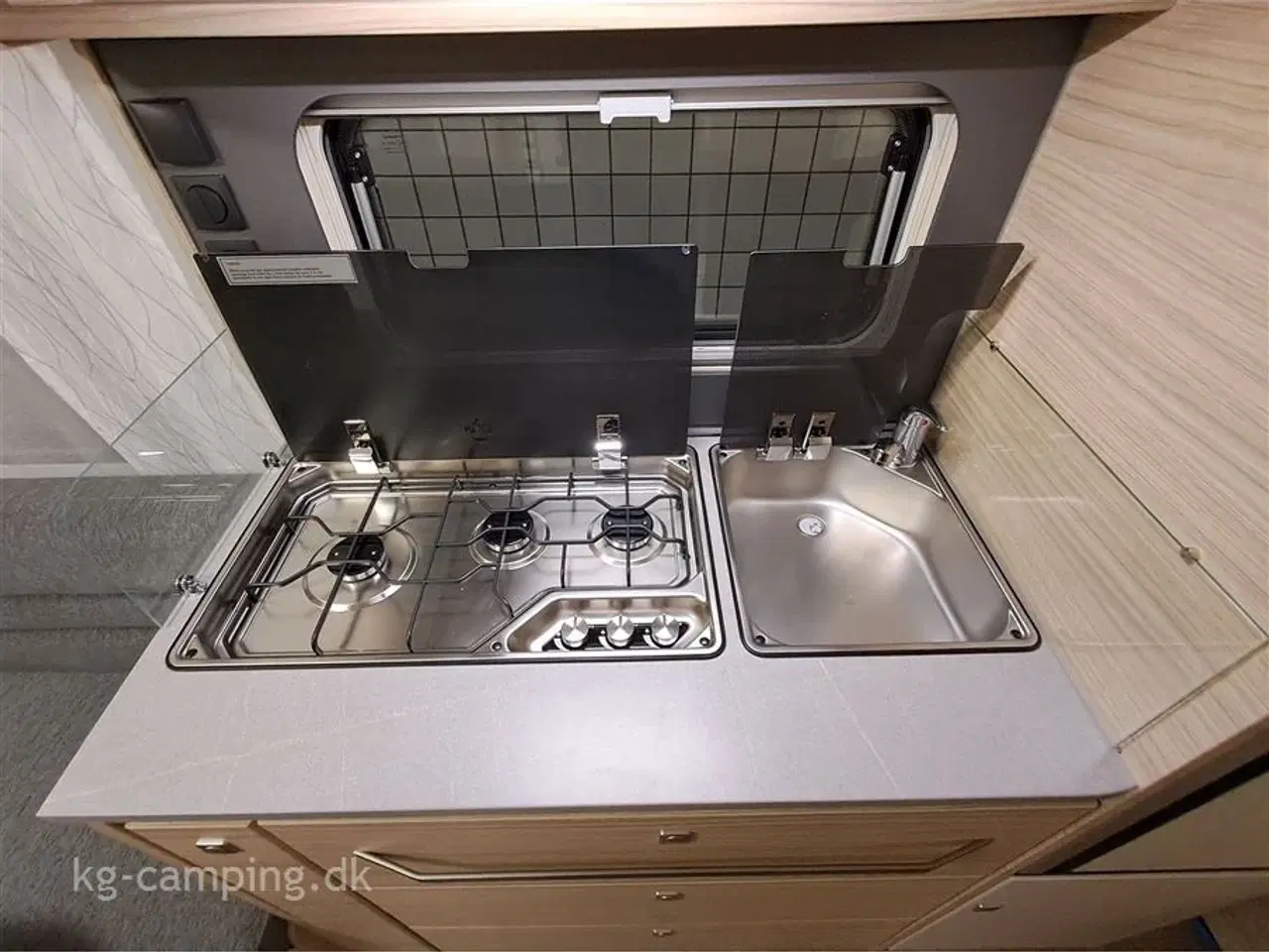 Billede 11 - 2026 - Fendt Bianco Selection 465 SFB Fransk dobbeltseng og Rundsiddegruppe - Kan nedvejes til 1500 kg.