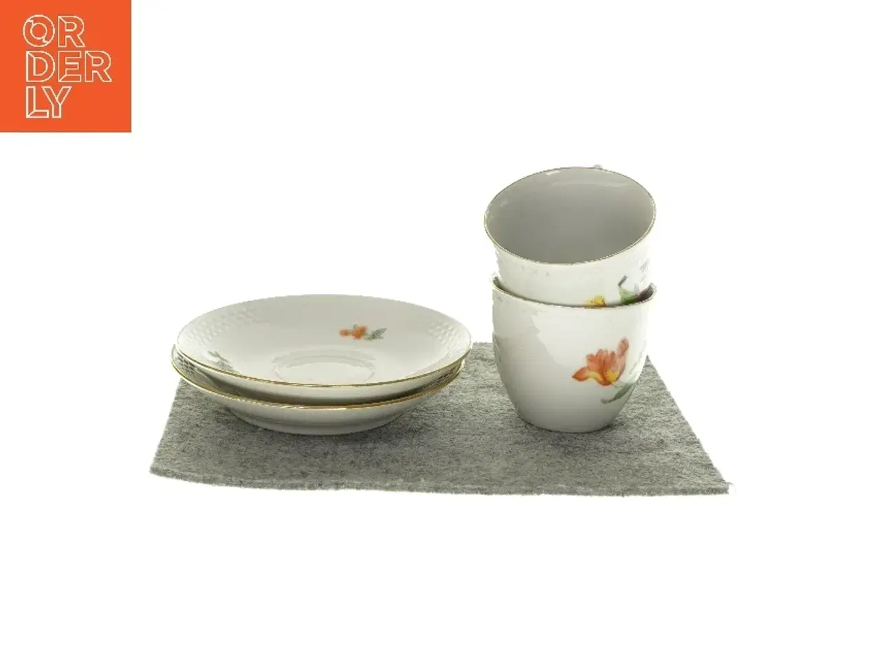 Billede 1 - Sæt med 2 kopper og 2 underkopper (str. HØ: 7x8 cm og Ø: 14 cm )