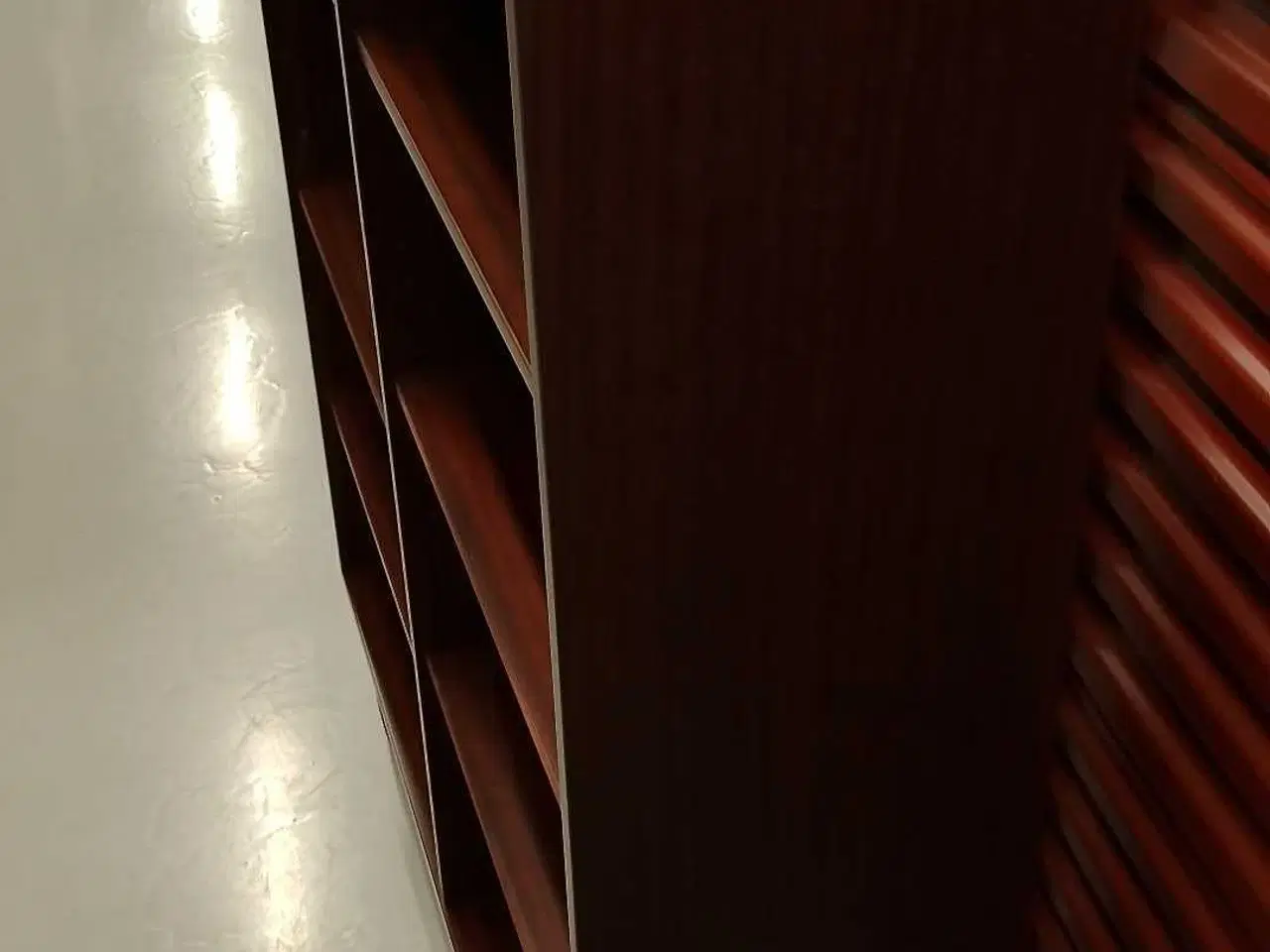 Billede 3 - Super flot retro reol I palisander sælges