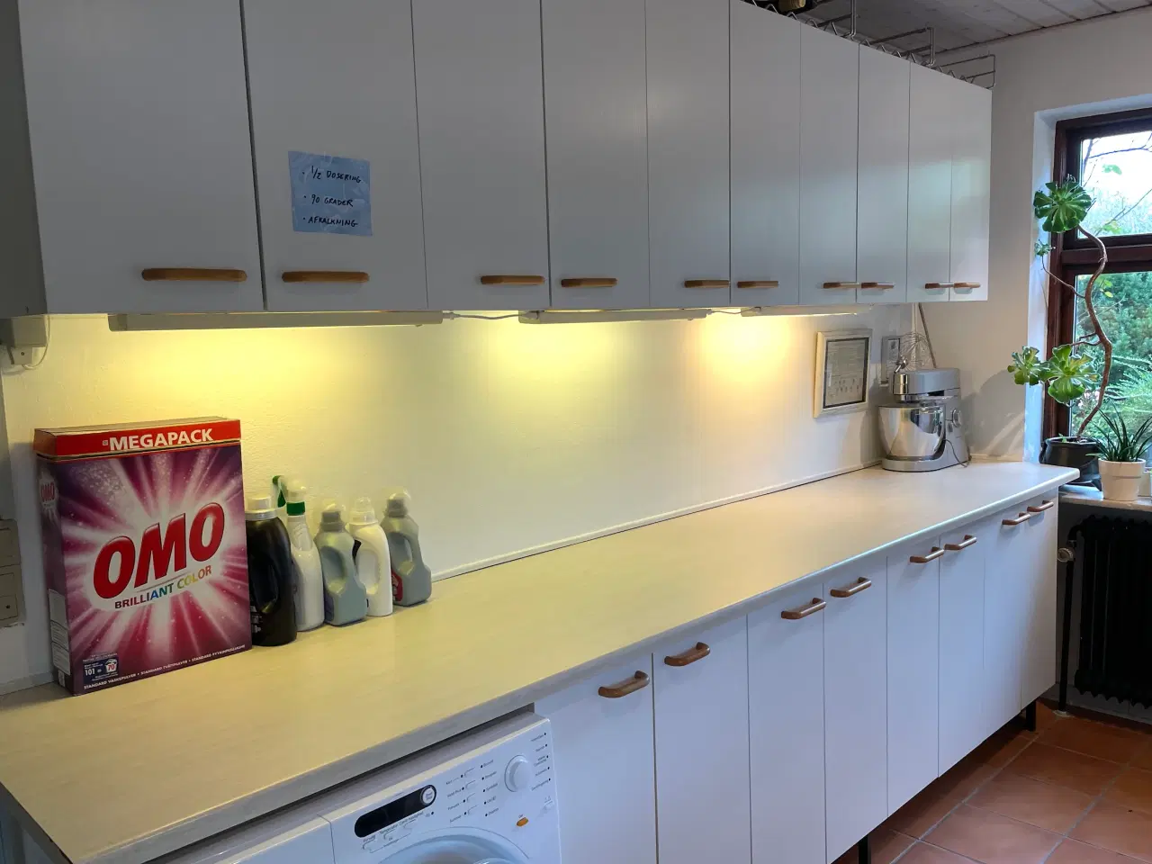 Billede 1 - Bryggers inventar