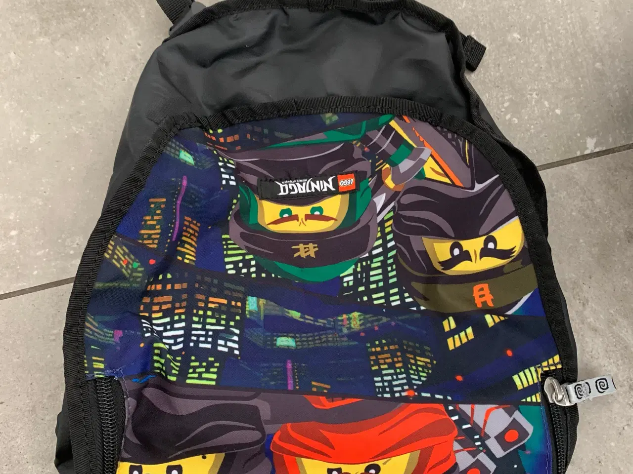 Billede 2 - Ubrugt Ninjago skoletaske stadig med mærke