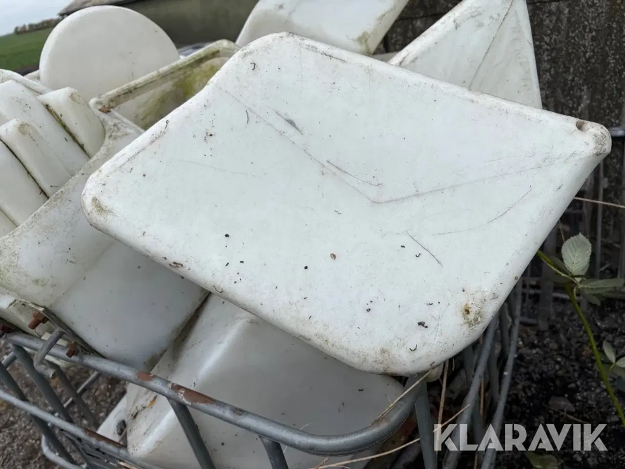 Billede 6 - Foderkrybber og inventar anslået 22 styk.