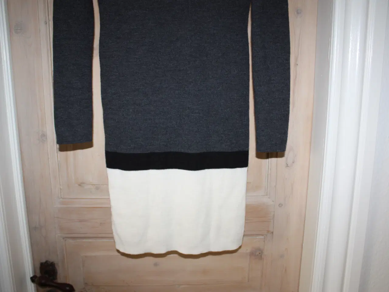 Billede 3 - Kjole SNOB str. S  