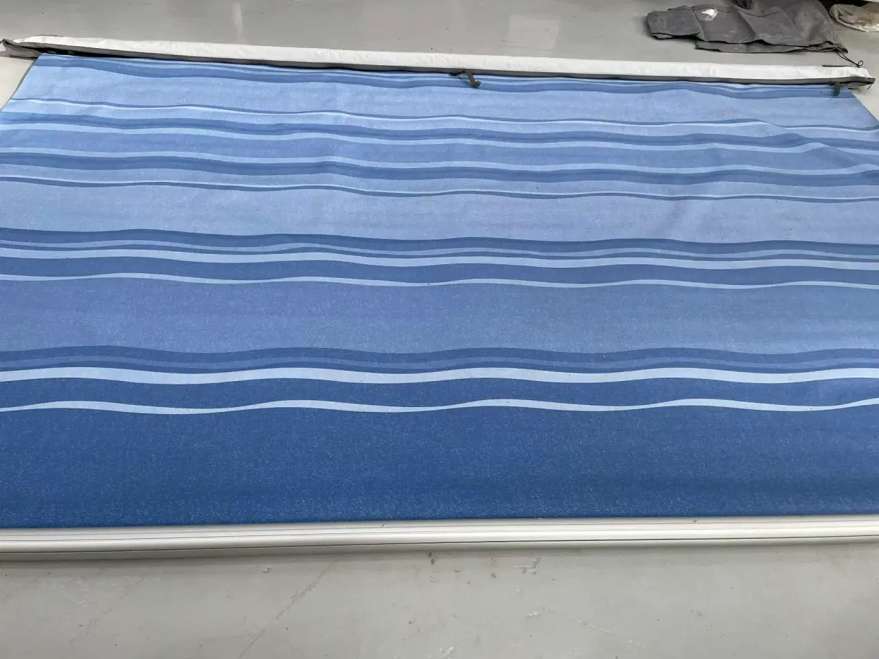 Billede 2 - Markise m 1 side og gulvtæppe