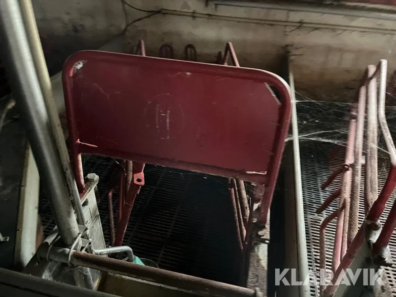 Billede 4 - Grisse stald