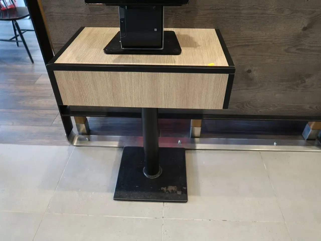 Billede 3 - All-in-one touch computer ELO ESY22i5 med bonprinter (betalingsterminal medfølger ikke)