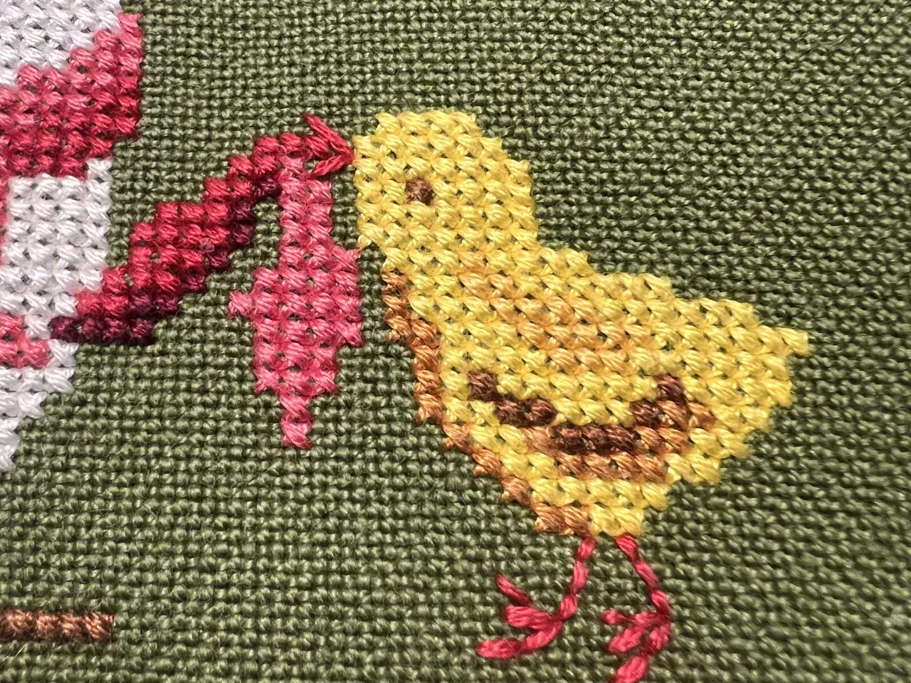 Billede 4 - Broderet påskeløber i mørkegrøn