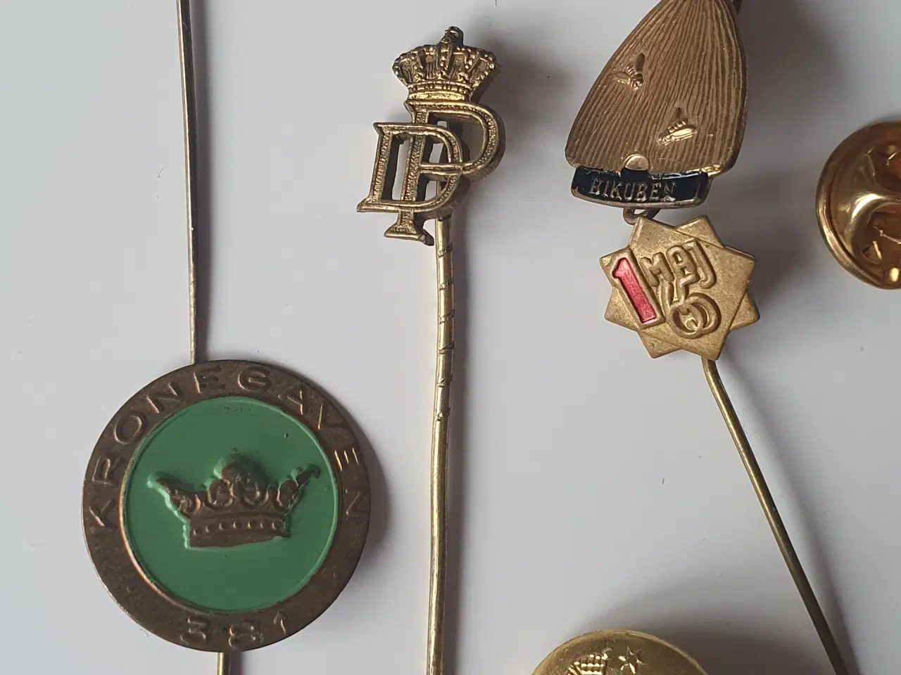 Billede 5 - Emblemer og pins
