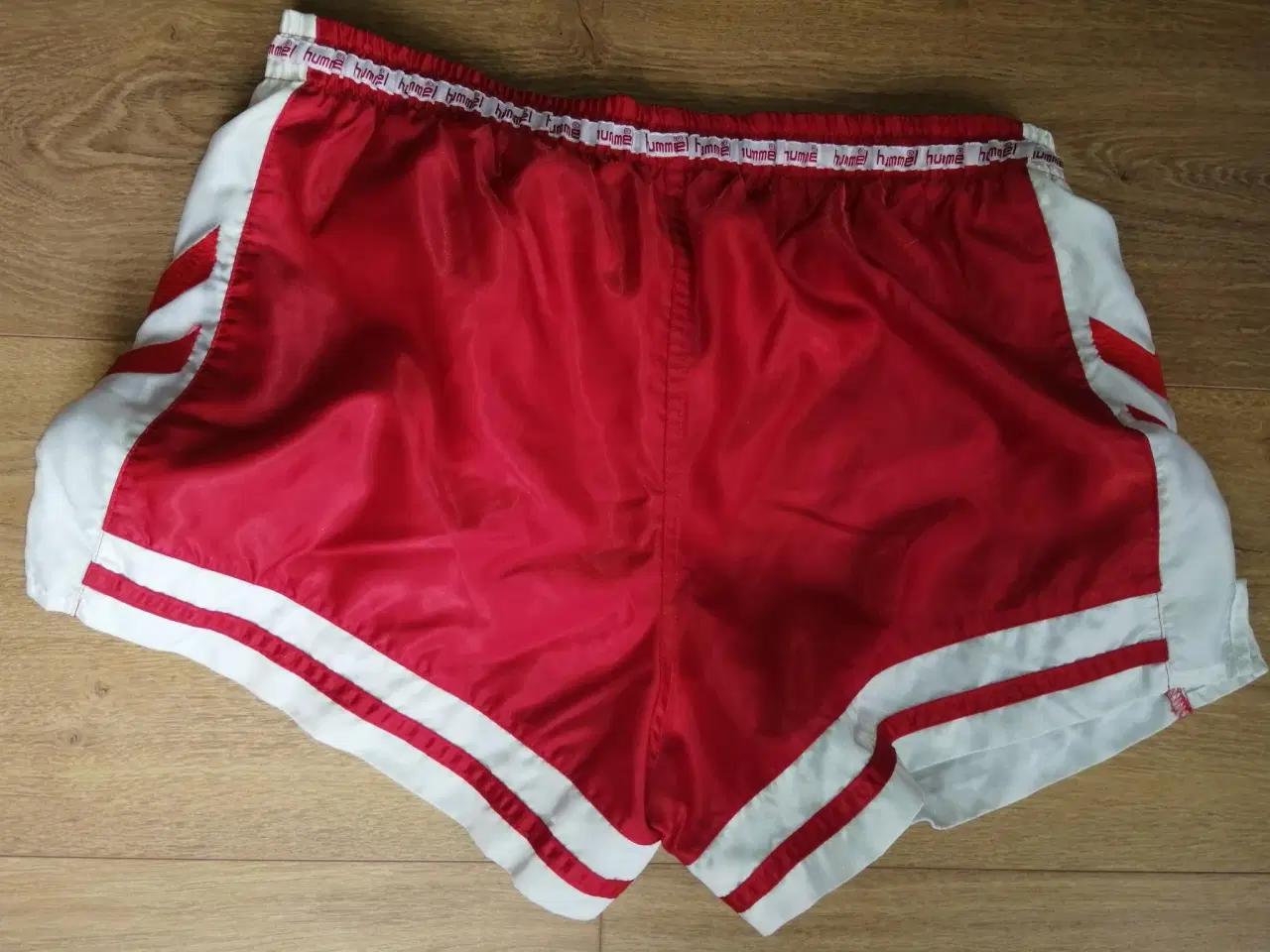 Billede 2 - DANMARK RETRO HUMMEL SHORTS, XL, FLOT STAND